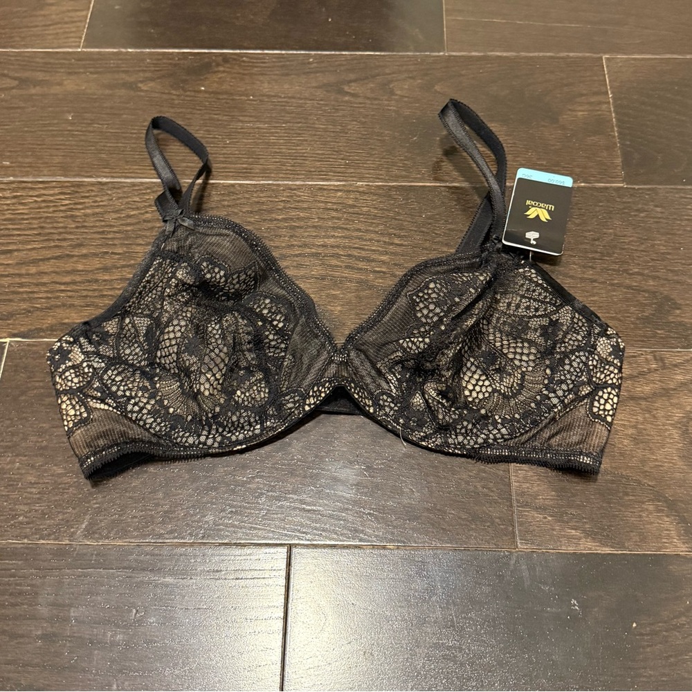 NWT Wacoal Lace Black and Nude Bra